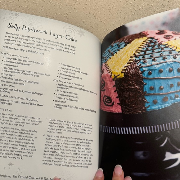 New The Nightmare Before Christmas: The Official Cookbook & Entertaining Guide - Picture 7 of 7